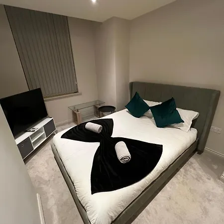- Modern Spacious Лідс