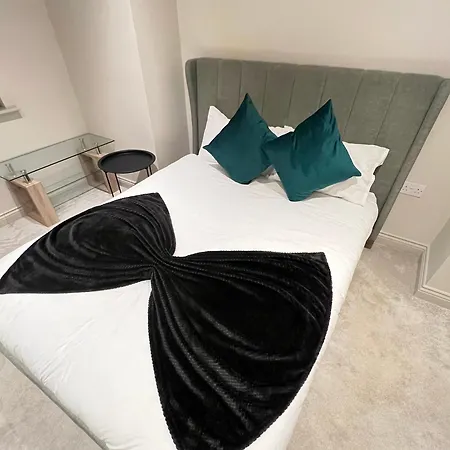 - Modern Spacious Апартаменти Лідс
