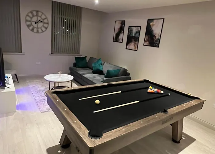 Apartment - Modern Spacious