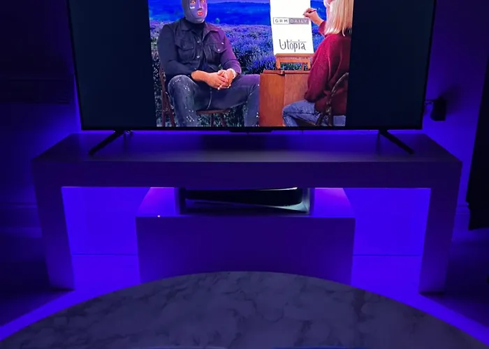 Apartment - Modern Spacious *