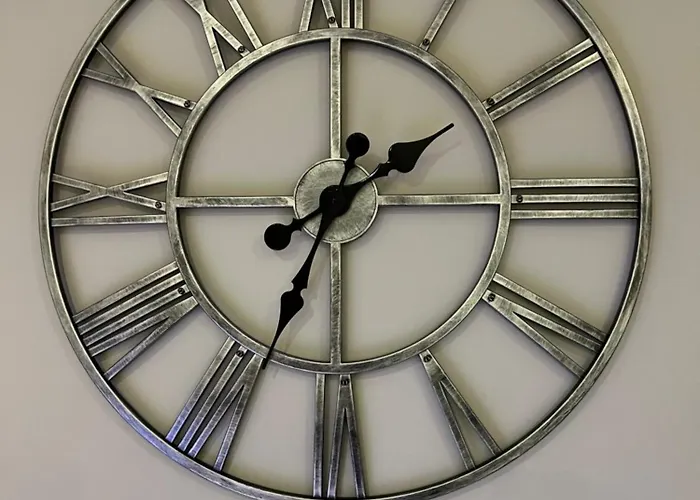 - Modern Spacious Apartment Leeds (West Yorkshire)