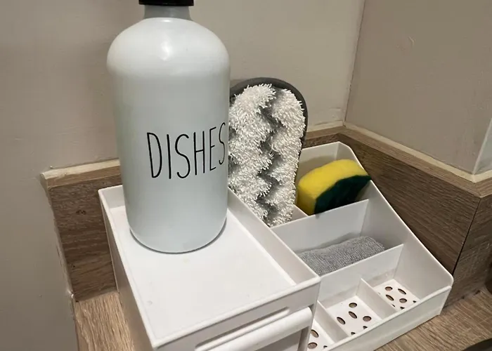 - Modern Spacious Apartment Leeds (West Yorkshire)