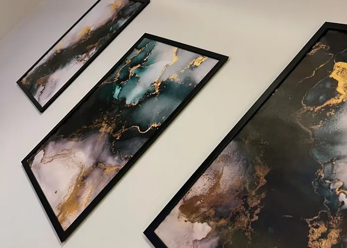 - Modern Spacious Leeds (West Yorkshire)